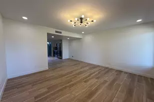 8821 N New World Dr, Glendale, AZ 85302 - Photo 7