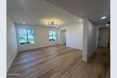 8821 N New World Drive, Glendale, AZ 85302 - Photo 9