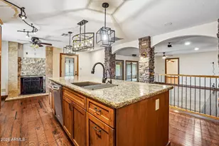 12103 S Tomi Dr, Phoenix, AZ 85044 - Photo 11