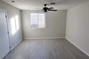 5721 W Cheery Lynn Rd, Phoenix, AZ 85031 - Photo 9