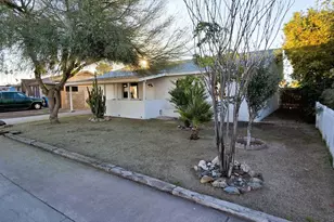 5721 W Cheery Lynn Rd, Phoenix, AZ 85031 - Photo 1