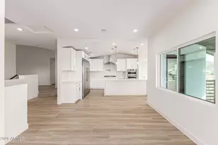 1402 E Las Palmaritas Dr, Phoenix, AZ 85020 - Photo 15