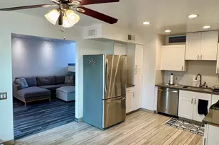 1012 E Highland Ave, Phoenix, AZ 85014 - Photo 9