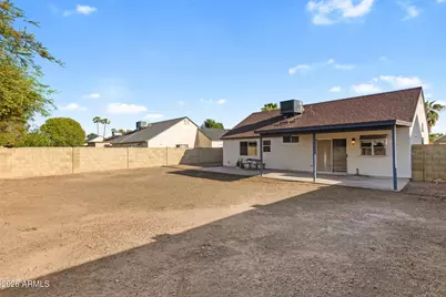 5546 W Shangri La Road, Glendale, AZ 85304 - Photo 17