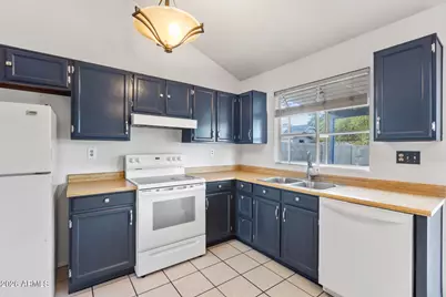 5546 W Shangri La Road, Glendale, AZ 85304 - Photo 5