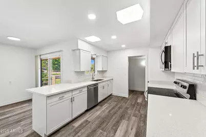 10927 W Peoria Avenue, Sun City, AZ 85351 - Photo 17