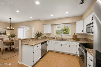 10249 N 12th Place #2, Phoenix, AZ 85020 - Photo 9