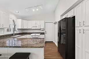 613 E Devon Dr, Gilbert, AZ 85296 - Photo 11