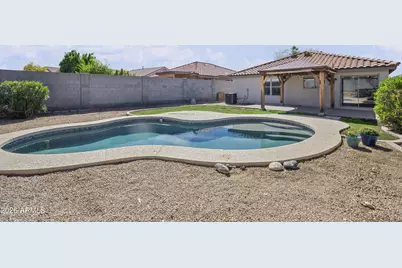 10538 W Foothill Drive, Peoria, AZ 85383 - Photo 5