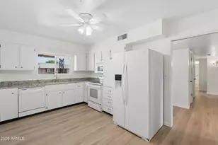 10321 W Pleasant Valley Rd, Sun City, AZ 85351 - Photo 7