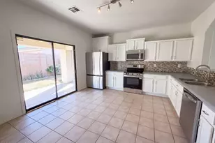 719 W Lydia Ln, Phoenix, AZ 85041 - Photo 17
