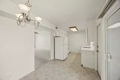 13414 N Hawthorn Drive, Sun City, AZ 85351 - Photo 11