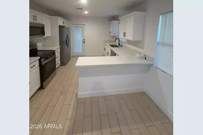 330 E Whitton Avenue, Phoenix, AZ 85012 - Photo 3