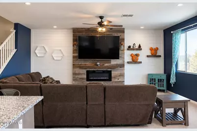 18496 W Williams Road, Surprise, AZ 85387 - Photo 17