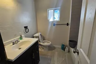 819 E Apollo Rd, Phoenix, AZ 85042 - Photo 11
