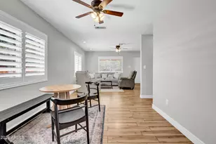 2405 N 27th Pl, Phoenix, AZ 85008 - Photo 9