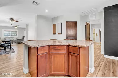 2405 N 27th Place, Phoenix, AZ 85008 - Photo 13