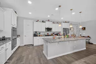 22303 N 100th Ln, Peoria, AZ 85383 - Photo 19