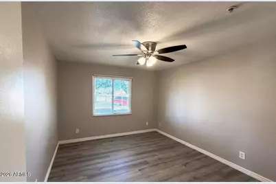 6301 W Earll Drive, Phoenix, AZ 85033 - Photo 11