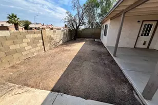 11231 W Golden Ln, Peoria, AZ 85345 - Photo 49