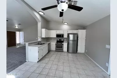 11231 W Golden Lane, Peoria, AZ 85345 - Photo 9