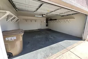 11231 W Golden Ln, Peoria, AZ 85345 - Photo 39
