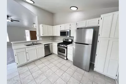 11231 W Golden Lane, Peoria, AZ 85345 - Photo 11
