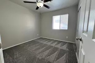 11231 W Golden Ln, Peoria, AZ 85345 - Photo 25