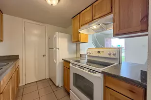 5039 N 39th Ln, Phoenix, AZ 85019 - Photo 7
