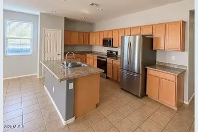 16366 W Moreland Street, Goodyear, AZ 85338 - Photo 5