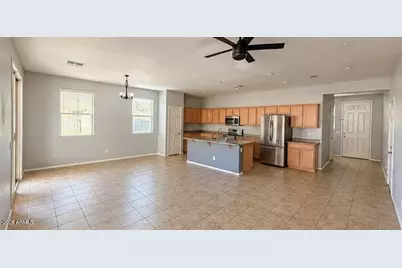 16366 W Moreland Street, Goodyear, AZ 85338 - Photo 3