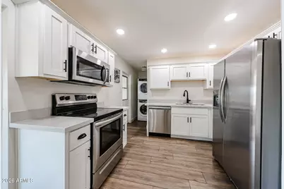 3813 W Meadowbrook Avenue, Phoenix, AZ 85019 - Photo 9
