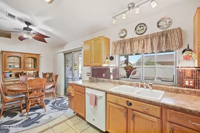 10426 W Catalina Drive, Arizona City, AZ 85123 - Photo 9
