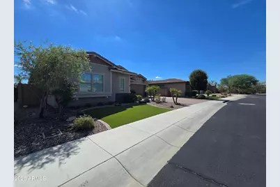 9331 W Plum Road, Peoria, AZ 85383 - Photo 11