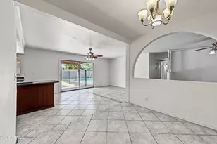 8610 N 42nd Dr, Phoenix, AZ 85051 - Photo 11