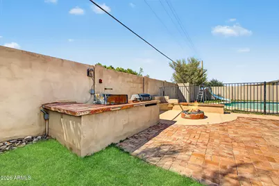 8610 N 42nd Drive, Phoenix, AZ 85051 - Photo 33