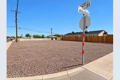2202 E Alta Vista Road #1, Phoenix, AZ 85042 - Photo 3