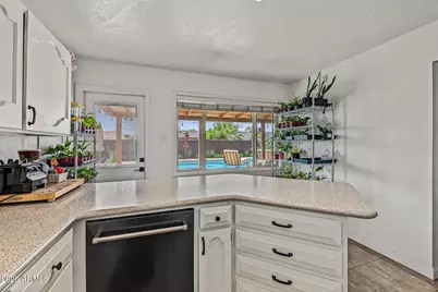 8119 E Mitchell Drive, Scottsdale, AZ 85251 - Photo 13