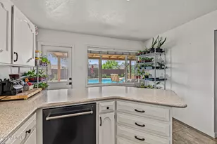 8119 E Mitchell Dr, Scottsdale, AZ 85251 - Photo 13