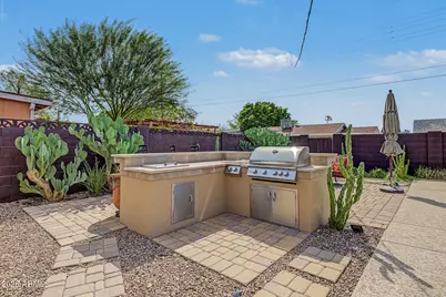 8119 E Mitchell Drive, Scottsdale, AZ 85251 - Photo 27