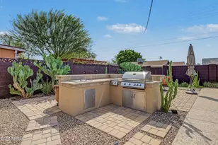 8119 E Mitchell Dr, Scottsdale, AZ 85251 - Photo 27