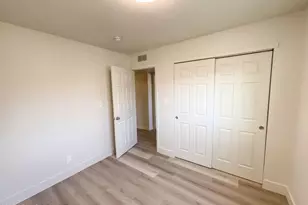 4253 E Vineyard Rd, Phoenix, AZ 85042 - Photo 13
