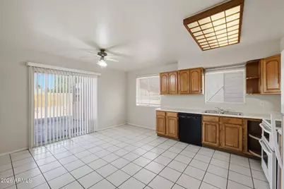 9329 N 44th Avenue, Glendale, AZ 85302 - Photo 3