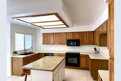 9404 W Morrow Drive, Peoria, AZ 85382 - Photo 9
