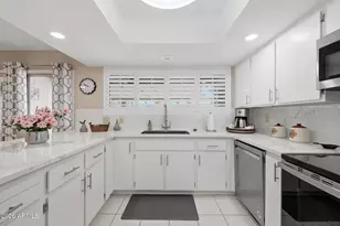 10414 E Silvertree Dr, Sun Lakes, AZ 85248 - Photo 13