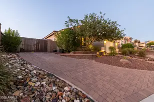 10058 W White Feather Ln, Peoria, AZ 85383 - Photo 5