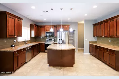 515 W Melody Drive, Phoenix, AZ 85041 - Photo 5
