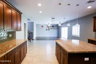 515 W Melody Dr, Phoenix, AZ 85041 - Photo 9