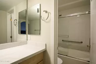 5104 N 32nd St, Phoenix, AZ 85018 - Photo 33