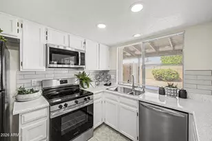 10402 W Harmont Dr, Peoria, AZ 85345 - Photo 17